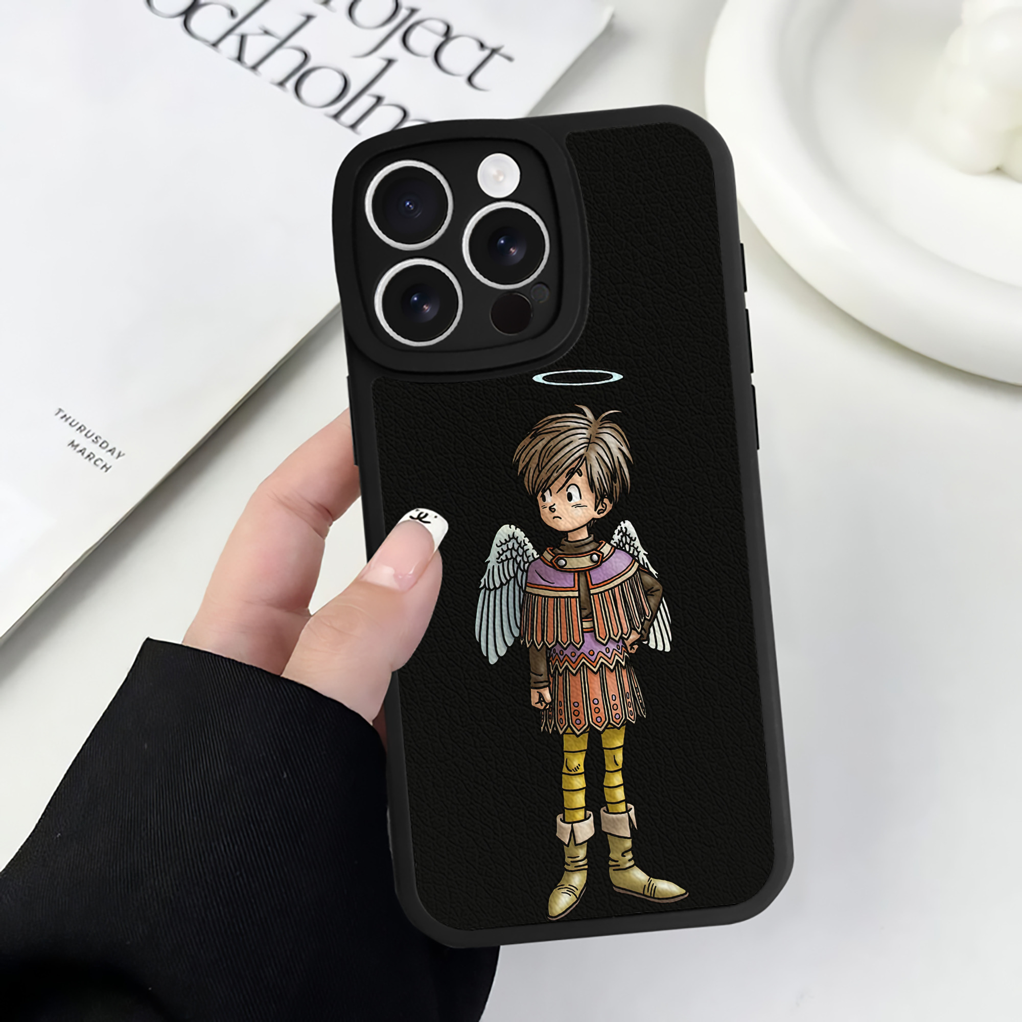 （画像用） ドラゴンクエスト Doragon Kuesuto Dragon Quest 【iPhone 16シリーズ対応】シリコンスマホケース（レザー調） 材質：シリコン